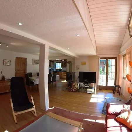 Stecaya Face A La Piste De L'aigle Chalet