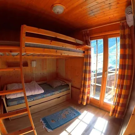 Stecaya Face A La Piste De L'aigle