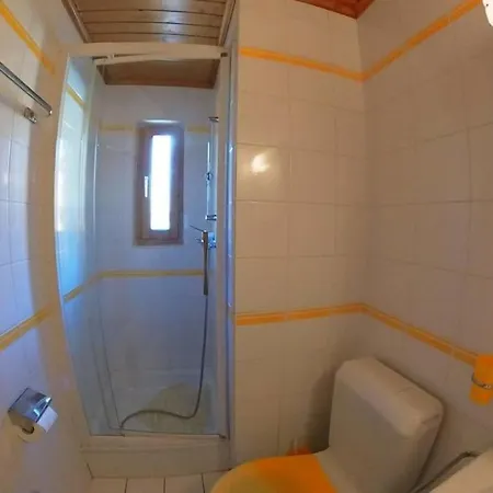 Stecaya Face A La Piste De L'aigle Chalet