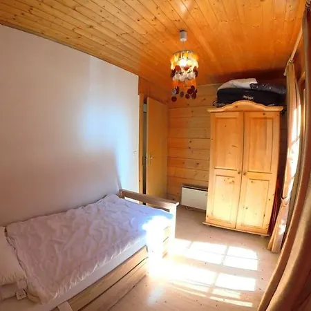 Stecaya Face A La Piste De L'aigle 琪纳尔